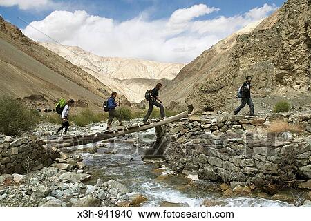 passage du torrent dans la gorge de Zingchen, ladakh, jammu et kashmir, inde, asie View Large Photo Image Stock Image - passage du torrent dans la gorge de Zingchen, ladakh, jammu et kashmir, inde, asie. Fotosearch