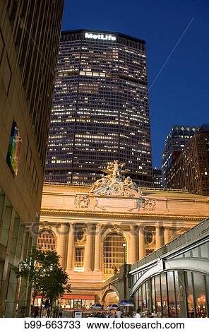 Pershing Square restaurant, Manhattan, NYC, USA View Large Photo Image Stock Image - Pershing Square restaurant, Manhattan, NYC, USA. Fotosearch