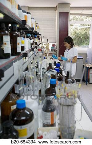 Picture - Physics and Chemistry laboratory. AZTI-Tecnalia. Technological Centre specialised in Marine and Food Research. Sukarrieta, Bizkaia, Euskadi. Spain.. Fotosearch