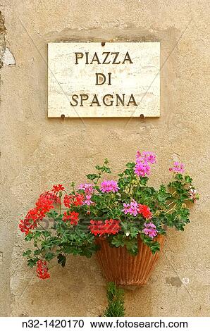 Pienza, Piazza di Spagna, Val d? Orcia, Orcia Valley, UNESCO world heritage site, Siena Province, Tuscany, Italy View Large Photo Image Stock Image - Pienza, Piazza di Spagna, Val d? Orcia, Orcia Valley, UNESCO world heritage site, Siena Province, Tuscany, Italy. Fotosearch