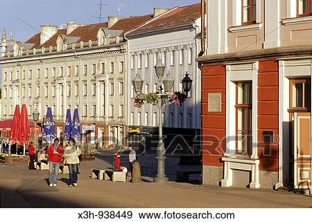 place de l? Hotel de Ville, Tartu, Estonie, pays balte, europe du nord View Large Photo Image Stock Photo - place de l? Hotel de Ville, Tartu, Estonie, pays balte, europe du nord. Fotosearch