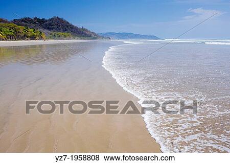 Playa Hermosa Large Sable Blanc Plage à Rouler Vagues Costa Rica Banque De Photo