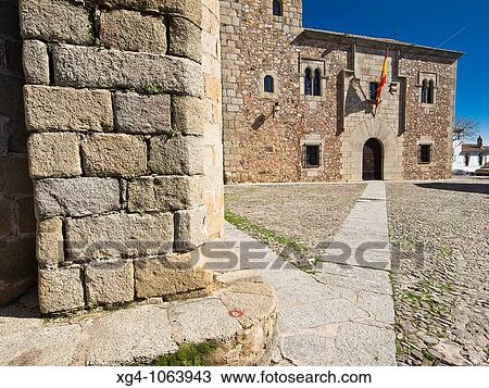 Plaza de las Veletas con la fachada de la Casa de los CBceres Ovando Palacio de la Cig? eas y la iglesia de San Mateo - Ciudad Monumental de CBceres, Patrimonio de la Humanidad - Extremadura - Espaa View Large Photo Image Stock Image - Plaza de las Veletas con la fachada de la Casa de los CBceres Ovando Palacio de la Cig? eas y la iglesia de San Mateo - Ciudad Monumental de CBceres, Patrimonio de la Humanidad - Extremadura - Espaa. Fotosearch