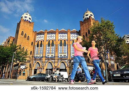 Picture - Plaza Monumental de Barcelona? Monumental? Manuel Joaqu? n Raspall Mayol, estilo neomud? jar y bizantino, siglo XX, Barcelona, Catalunya, Espaa.. Fotosearch