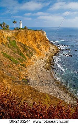 Picture - Point Vicente Lighthouse on top of coastal cliffs at Point Vicente, Palos Verdes Peninsula, California.. Fotosearch