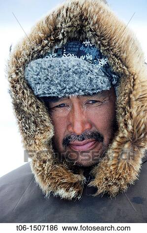 inuit hat
