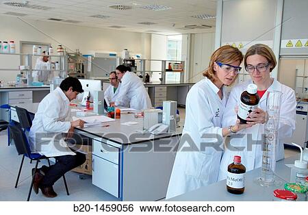 Preparing solution samples for column chromatography, synthesis lab, research laboratory, IkerChem research lab, design and synthesis of new chemical entities with therapeutic applications in oncology View Large Photo Image Stock Photograph - Preparing solution samples for column chromatography, synthesis lab, research laboratory, IkerChem research lab, design and synthesis of new chemical entities with therapeutic applications in oncology. Fotosearch