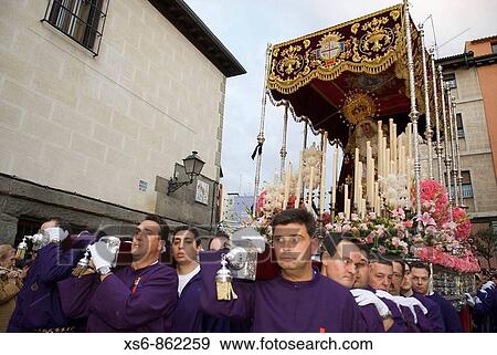 Procesiones de Semana Santa en Madrid Jesus el Pobre y La Macarena View Large Photo Image Stock Photo - Procesiones de Semana Santa en Madrid Jesus el Pobre y La Macarena. Fotosearch