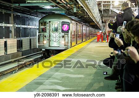 Stock Image - Public officials arrive at the new 34th Street-Hudson Yards terminal station on the 7 Subway line extension in New York.. Fotosearch