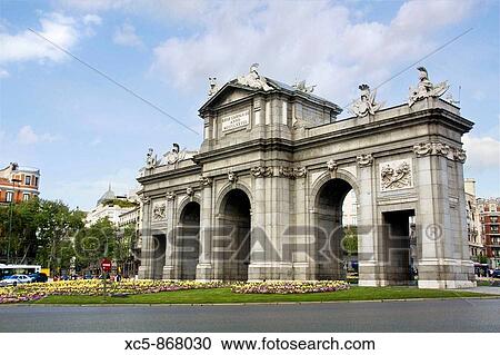 Puerta de Alcala Madrid Spain View Large Photo Image Stock Image - Puerta de Alcala Madrid Spain. Fotosearch