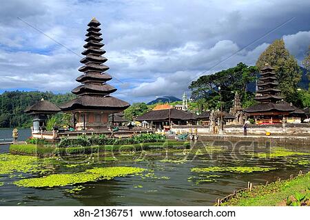 Stock Image - Pura Ulun Danu Bratan temple, Candikuning, lake Bratan, Bali, Indonesia.. Fotosearch
