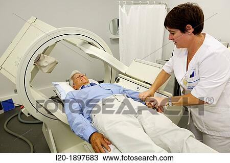 Stock Image - renal scintigraphy, Scintigraphy is a form of diagnostic test used in nuclear medicine, wherein radioisotopes are taken internally, and the emitted radiation is captured by external detectors gamma cameras to form two-dimensional images. Fotosearch
