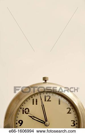 Picture - Retro alarm clock. Fotosearch