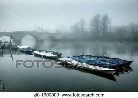 Stock Photo - River Thames, Richmond, Surrey, UK. Fotosearch