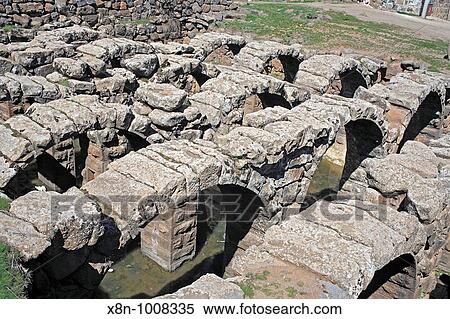 Roman aqueduct, Qanawat, Syria View Large Photo Image Stock Photography - Roman aqueduct, Qanawat, Syria. Fotosearch