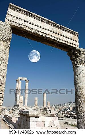 ROMAN TEMPLE OF HERCULES RUINS OF CITADEL AMMAN JORDAN View Large Photo Image Stock Photography - ROMAN TEMPLE OF HERCULES RUINS OF CITADEL AMMAN JORDAN. Fotosearch