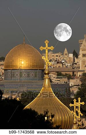 Stock Photo - RUSSIAN ORTHODOX CHURCH DOMES AND DOME OF THE ROCK TEMPLE MOUNT OLD CITY JERUSALEM ISRAEL. Fotosearch