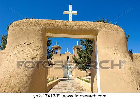 San Francisco de Asis Assisi church built in 1722 Spanish mission style of architecture, New Mexico View Large Photo Image Stock Photo - San Francisco de Asis Assisi church built in 1722 Spanish mission style of architecture, New Mexico. Fotosearch