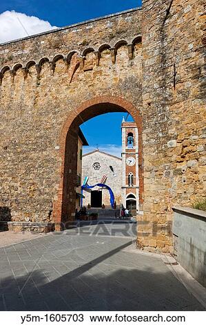 Stock Image - San Quirico d? Orcia, Val d? Orcia, Siena Province, Tuscany, Italy. Fotosearch