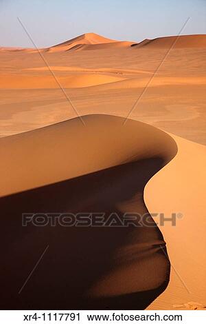 Stock Image - Sand dunes, Idehan Murzuq, Ghat, Libia. Fotosearch