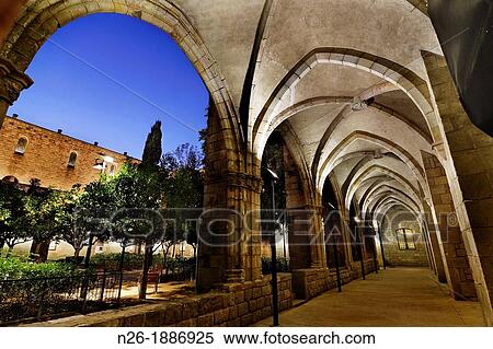 Santa Creu Hospital Cloister XIIIth to Xvth centuries Barcelona View Large Photo Image Stock Photography - Santa Creu Hospital Cloister XIIIth to Xvth centuries Barcelona. Fotosearch