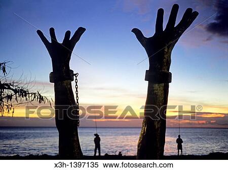 Sculpture Commemorant L Abolition De L Esclavage Plage De Le Precheur Ile De La Martinique Departement Heure Standarde Est Région D