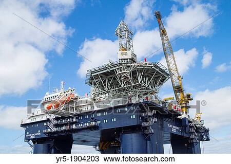 Stock Image - Semi submersible drilling rig, Island Innovator, in Puerto de La Luz in Las Palmas, Gran Canaria, Canary Islands, Spain. Fotosearch