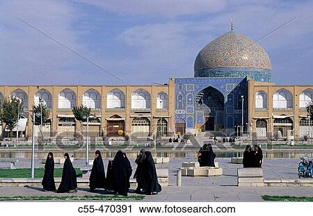 Stock Image - Sheikh Loftollah mosque, Meidan-E-Shah. Royal Place. Ispahan, Iran.. Fotosearch