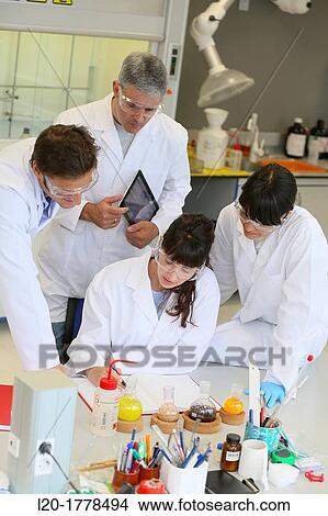 Picture - Shinthesis Lab, Research Laboratory, R&D+i, Design and synthesis of new chemical entities with therapeutic applications in oncology, Ikerchem, Donostia, San Sebastian, Gipuzkoa, Basque Country, Spain. Fotosearch