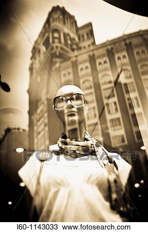 Shop in Gran Via, Madrid, Spain View Large Photo Image Stock Image - Shop in Gran Via, Madrid, Spain. Fotosearch