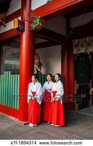Shrine Maidens, HieJinja shrine, Nagata-cho Tokyo city, Japan, Asia View Large Photo Image Picture - Shrine Maidens, HieJinja shrine, Nagata-cho Tokyo city, Japan, Asia. Fotosearch