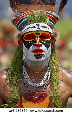 Sing-sing tribal gathering, Mount Hagen, Western Highlands Province, Papua New Guinea View Large Photo Image Picture - Sing-sing tribal gathering, Mount Hagen, Western Highlands Province, Papua New Guinea. Fotosearch