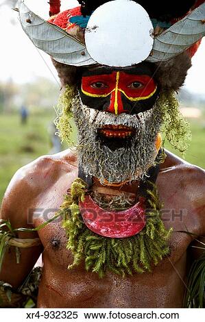 Sing-sing tribal gathering, Mount Hagen, Western Highlands Province, Papua New Guinea View Large Photo Image Stock Photography - Sing-sing tribal gathering, Mount Hagen, Western Highlands Province, Papua New Guinea. Fotosearch