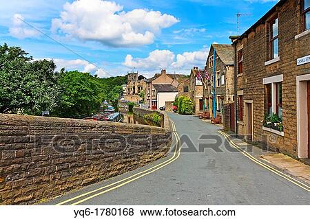 Stock Photo - Skipton also known as Skipton-in-Craven, a market town and civil parish in the Craven district of North Yorkshire, England, located on the course of the River Aire and the Leeds and Liverpool Canal to the south of the Yorkshire Dales. Fotosearch