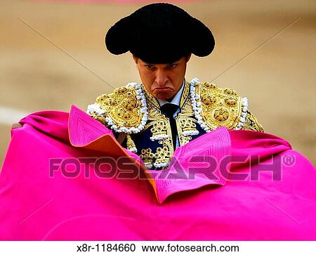 Spanish matador Julian Lopez? El Juli? prepares to perform a pass to a bull during the? San Isidro? bullfighting fair at? Las Ventas? bullring in Madrid. View Large Photo Image Stock Image - Spanish matador Julian Lopez? El Juli? prepares to perform a pass to a bull during the? San Isidro? bullfighting fair at? Las Ventas? bullring in Madrid.. Fotosearch