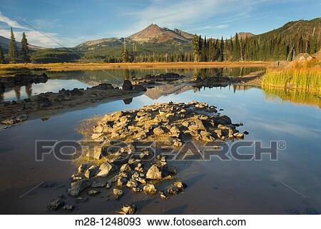 Sparks Lake and Broken Top volcano, Willamette National Forest Oregon View Large Photo Image Stock Image - Sparks Lake and Broken Top volcano, Willamette National Forest Oregon. Fotosearch