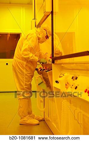 Stock Image - Spin coating, hot plate, wet benches, Photolithography Room, clean room, photolithography, CIC nanoGUNE Nanoscience Cooperative Research Center, Donostia, Gipuzkoa, Euskadi, Spain. Fotosearch