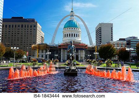 St Louis Arch from Kiener Plaza Gateway to West Missouri View Large Photo Image Picture - St Louis Arch from Kiener Plaza Gateway to West Missouri. Fotosearch