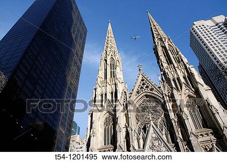 Stock Photography - St. Patric's Kathedral in New York City. Fotosearch
