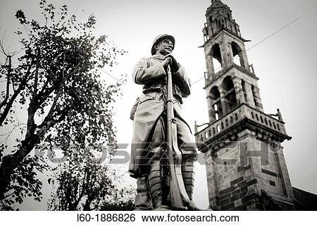 Stock Photograph - Statue 1 war mundial, Brittany, France. Fotosearch