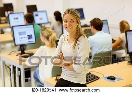 Stock Image - Students, School of Business, UPV, EHU, University of Basque Country, San Sebastian, Donostia, Gipuzkoa, Basque Country, Spain. Fotosearch