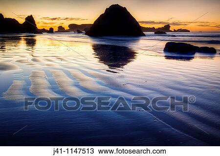 Sunset behind Seal Island, Woodpecker Bay, Paparoa National Park, West Coast View Large Photo Image Stock Image - Sunset behind Seal Island, Woodpecker Bay, Paparoa National Park, West Coast. Fotosearch