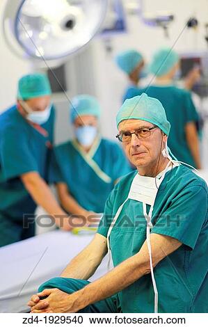 Stock Image - Surgeon, Surgery, Operating room, Onkologikoa Hospital, Oncology Institute, Case Center for prevention, diagnosis and treatment of cancer, Donostia, San Sebastian, Gipuzkoa, Basque Country, Spain. Fotosearch