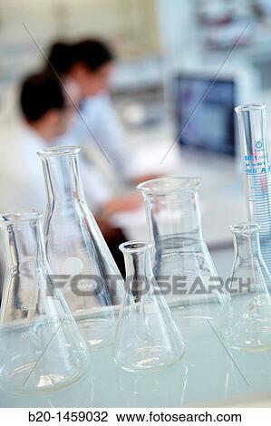 Stock Image - Synthesis lab, research laboratory, IkerChem research lab, design and synthesis of new chemical entities with therapeutic applications in oncology, discovery and development of novel drugs for the treatment of cancer. Fotosearch