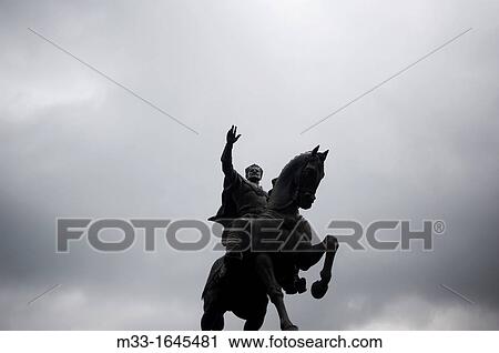 Tashkent Taskent UZBEKISTAN Emir Timur statue. View Large Photo Image Stock Image - Tashkent Taskent UZBEKISTAN Emir Timur statue.. Fotosearch