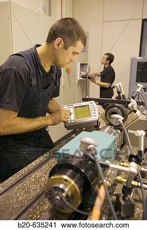 Stock Image - Test bench. Talleres MYL. Spindle manufacturing and repairing. Mendaro. Gipuzkoa, Euskadi, Spain. Fotosearch