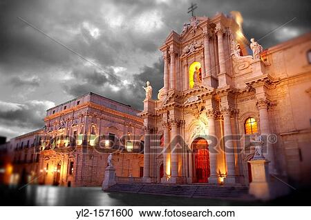 The Baroque Duomo cathedral, Syracuse Siracusa, Sicily View Large Photo Image Stock Image - The Baroque Duomo cathedral, Syracuse Siracusa, Sicily. Fotosearch