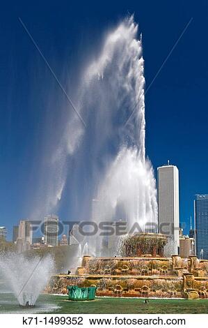 Stock Image - The Clarence Buckingham Memorial Fountain on Lakeshore Dr in Chicago, Illinois, USA. Fotosearch