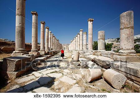 The Colonnaded street at the North Tetrapylon, Jerash Jordan View Large Photo Image Stock Photography - The Colonnaded street at the North Tetrapylon, Jerash Jordan. Fotosearch