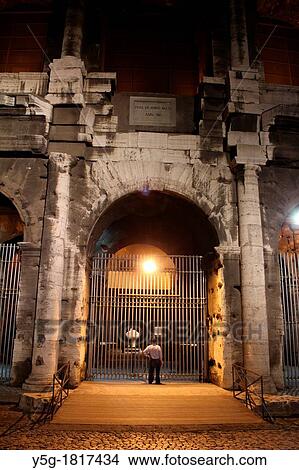 Picture - the colosseum in rome at night. Fotosearch
